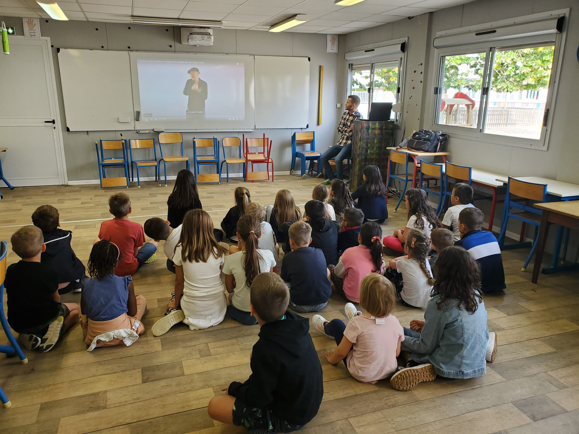 enfants dans la classe de Ghislain